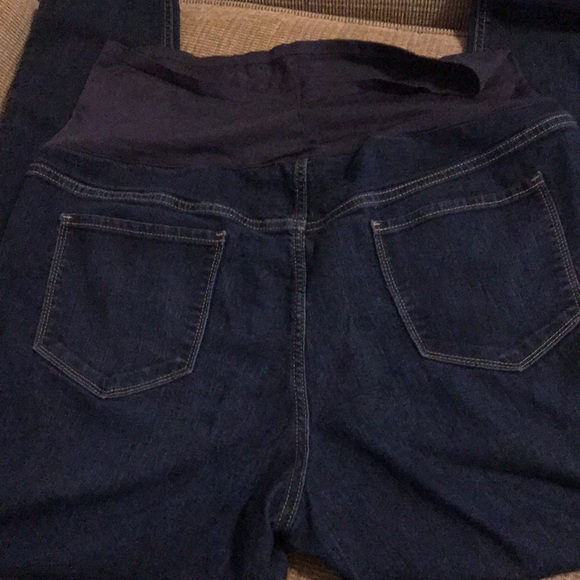 Old Navy: Maternity Full-Panel Skinny Jeans - Picture 6 of 6